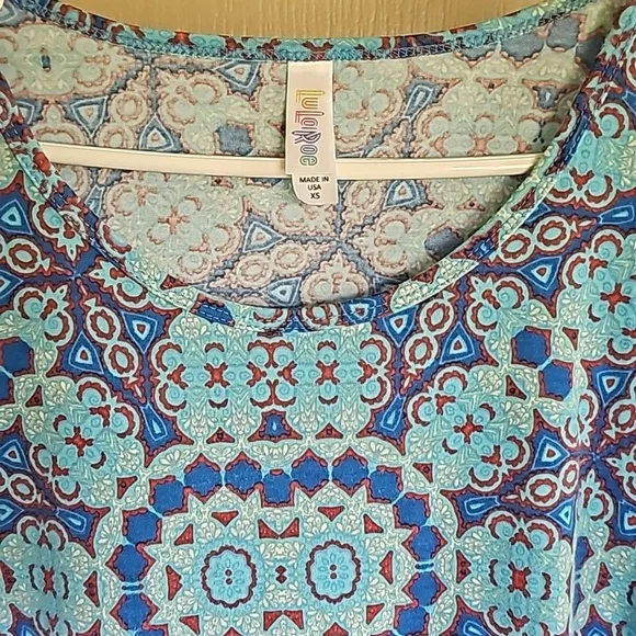 LuLaRoe perfect tee XS - Picture 2 of 4